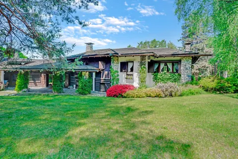 Country House Oasis of peace Beautiful park, 18 bedrooms in Lake Maggiore buy for sale For Super Rich