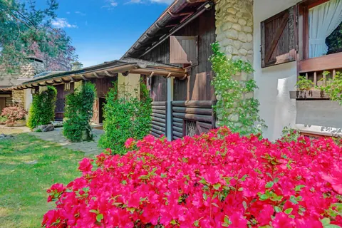 Country House Oasis of peace Beautiful park, 18 bedrooms in Lake Maggiore Classified ads for sale For Super Rich