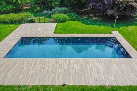 Country House Oasis of peace Beautiful park, 18 bedrooms in Lake Maggiore property for sale For Super Rich