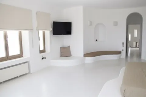 Luxury House Sea View terrace for 20 guests, 7 bedrooms in Mykonos luxury for sale For Super Rich