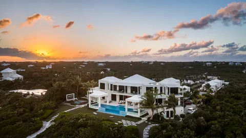 Luxury House Beach Front Triton, 14 bedrooms in Turks & caicos
