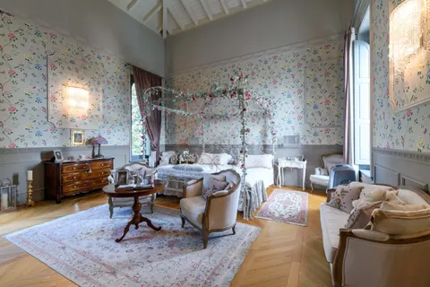 Medieval Villa Lake View Prestigious Period , 7 bedrooms in Lesa - Lake Maggiore photo for sale For Super Rich