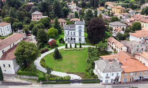 Medieval Villa Lake View Prestigious Period , 7 bedrooms in Lesa - Lake Maggiore Used for sale For Super Rich
