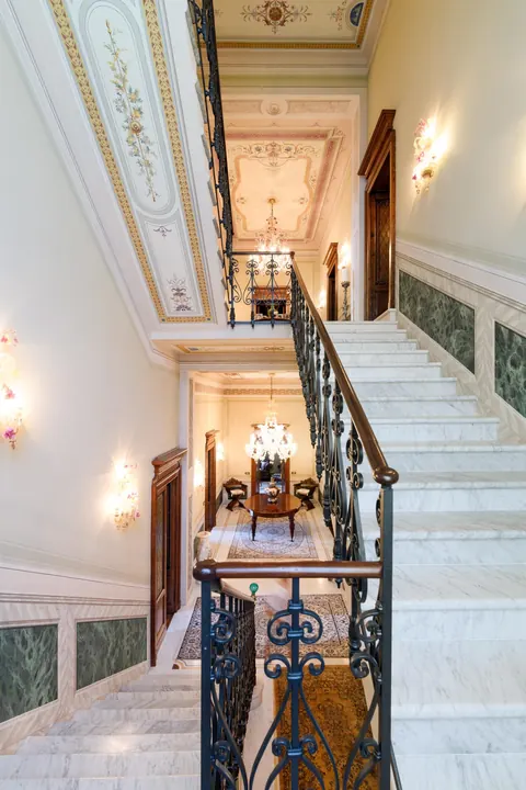 Medieval Villa Lake View Prestigious Period , 7 bedrooms in Lesa - Lake Maggiore price for sale For Super Rich