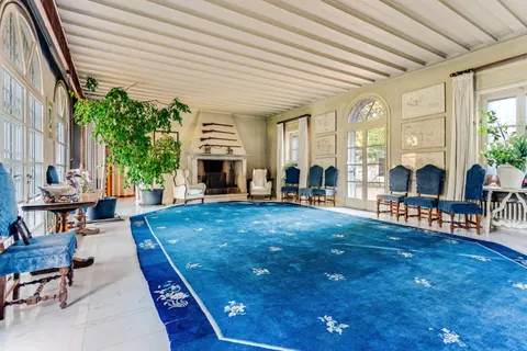 Elegant Villa Built in 1950 swimming pool and park, 5 bedrooms in Lake Maggiore search for sale For Super Rich