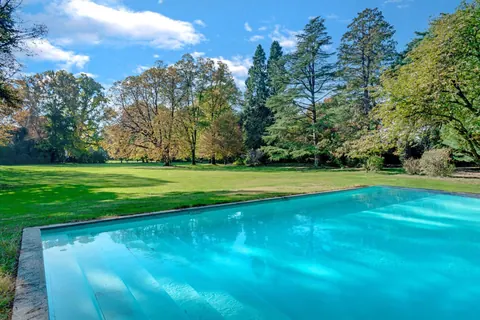 Elegant Villa Built in 1950 swimming pool and park, 5 bedrooms in Lake Maggiore 0342 for sale For Super Rich