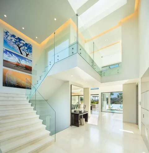 Modern Villa Aurora, heart of the Golf Valley Infinity Pool, 6 bedrooms in La Cerquilla, Nueva Andalucia - Marbella real estate for sale For Super Rich