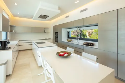Modern Villa Aurora, heart of the Golf Valley Infinity Pool, 6 bedrooms in La Cerquilla, Nueva Andalucia - Marbella value for sale For Super Rich