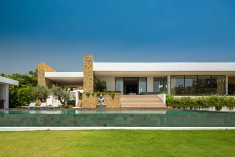 Luxury Villa Sea views of Gibraltar and Mediterranean Golf course, 6 bedrooms in Benahavis - Marbella New for sale For Super Rich