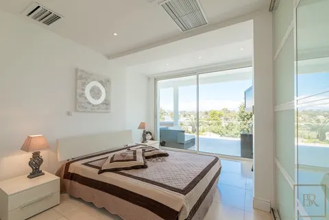 Luxury Villa Heated swimming pool and pool house. near Eden Roc hotel, 6 bedrooms in Cap d'Antibes best for sale For Super Rich