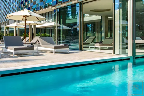 Luxury Villa 5-Star Clubhouse helipad, jacuzzi, swimming pool, 3 bedrooms in Lake Garda ultra luxury for sale For Super Rich
