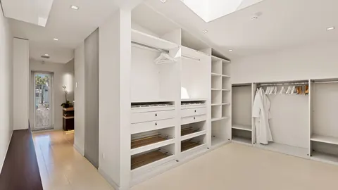 Contemporary Villa Sea View gym, sauna, jacuzzi, 4 bedrooms in Marbella exclusive for sale For Super Rich