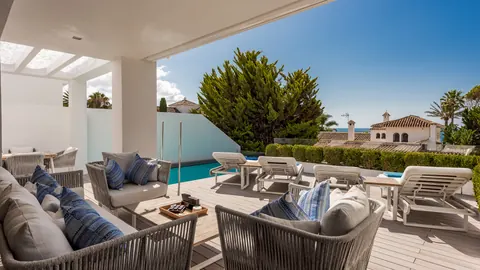 Contemporary Villa Sea View gym, sauna, jacuzzi, 4 bedrooms in Marbella photos for sale For Super Rich