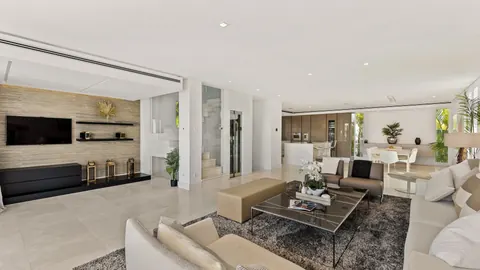 Contemporary Villa Sea View gym, sauna, jacuzzi, 4 bedrooms in Marbella image for sale For Super Rich