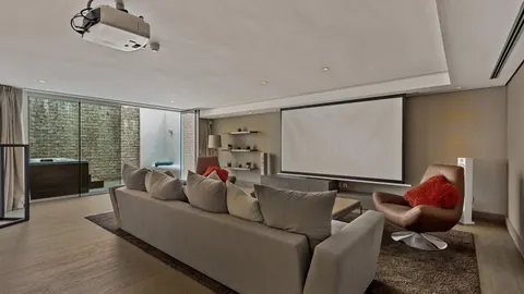 Contemporary Villa Sea View gym, sauna, jacuzzi, 4 bedrooms in Marbella unique for sale For Super Rich
