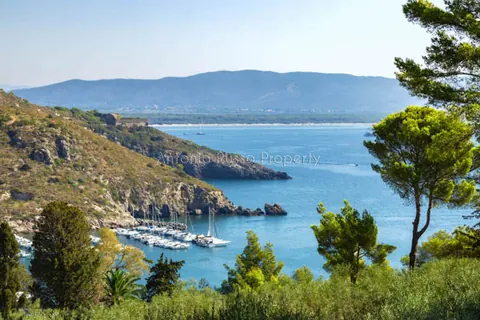 Elegant Villa Panoramic View Walking Distance of The Waterfront, 8 bedrooms in Monte Argentario - Tuscany available for sale For Super Rich