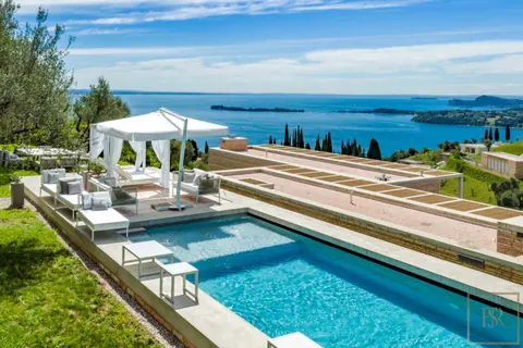 Luxury Villa 5-Stars Resort SPA & Wellness area, 4 bedrooms in Lake Garda