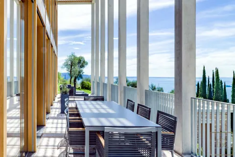 Luxury Villa 5-Stars Resort SPA & Wellness area, 4 bedrooms in Lake Garda search for sale For Super Rich