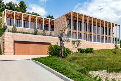 Luxury Villa 5-Stars Resort SPA & Wellness area, 4 bedrooms in Lake Garda price for sale For Super Rich