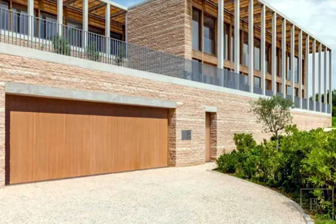 Luxury Villa 5-Stars Resort SPA & Wellness area, 4 bedrooms in Lake Garda value for sale For Super Rich