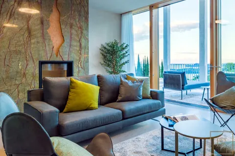 Luxury Villa 5-Stars Resort SPA & Wellness area, 4 bedrooms in Lake Garda Classified ads for sale For Super Rich