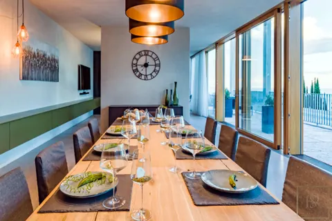 Luxury Villa 5-Stars Resort SPA & Wellness area, 4 bedrooms in Lake Garda top for sale For Super Rich
