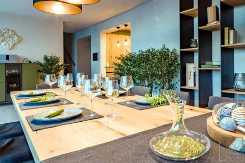 Luxury Villa 5-Stars Resort SPA & Wellness area, 4 bedrooms in Lake Garda luxury for sale For Super Rich