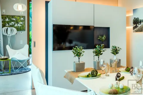 Luxury Villa 5-Stars Resort SPA & Wellness area, 4 bedrooms in Lake Garda expensive for sale For Super Rich