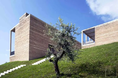 Architectural Villa Awarded ArchiStar private SPA, Fitness & sauna, 4 bedrooms in Lake Garda search for sale For Super Rich