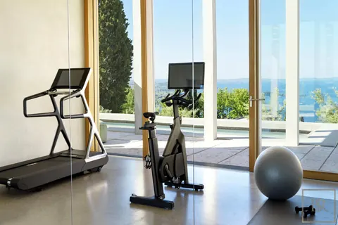 Architectural Villa Awarded ArchiStar private SPA, Fitness & sauna, 4 bedrooms in Lake Garda ultra luxury for sale For Super Rich