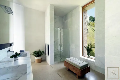 Architectural Villa Awarded ArchiStar private SPA, Fitness & sauna, 4 bedrooms in Lake Garda ads for sale For Super Rich