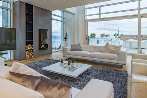 High-end Villa 5-Stars Resort unique views of Gardone Riviera town, 4 bedrooms in Lake Garda real estate for sale For Super Rich