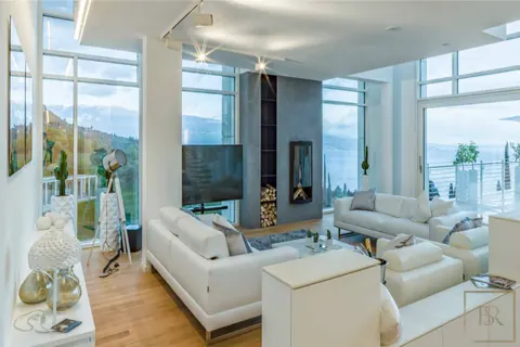 High-end Villa 5-Stars Resort unique views of Gardone Riviera town, 4 bedrooms in Lake Garda luxury for sale For Super Rich