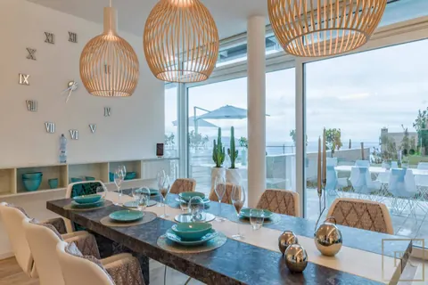 High-end Villa 5-Stars Resort unique views of Gardone Riviera town, 4 bedrooms in Lake Garda ultra luxury for sale For Super Rich