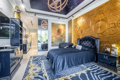 Signature Villa Crescent Road Residence Carat XXII, 7 bedrooms in Palm Jumeirah - Dubai available for sale For Super Rich