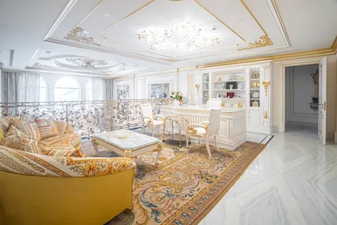 Signature Villa Crescent Road Residence Carat XXII, 7 bedrooms in Palm Jumeirah - Dubai Used for sale For Super Rich