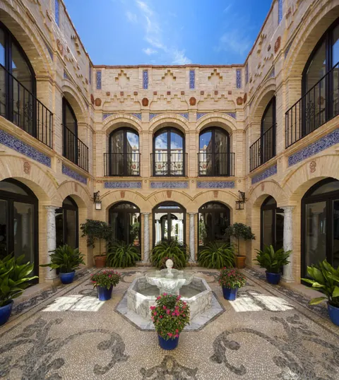 Luxury Villa Andalucia in gated community Home cinema, pool, several bedrooms in Marbella photos for sale For Super Rich