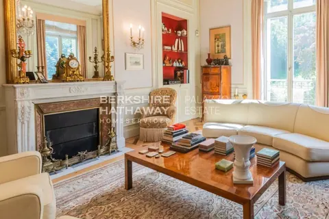 Historic Villa Lake View, direct access to a private beach, Coming soon bedrooms in Gerra image for sale For Super Rich