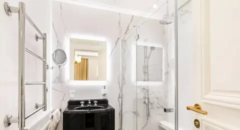 Luxury Apartment Panoramic View 5-minute walk from the Champs-Élysées, 4 bedrooms in Paris ultra luxury for sale For Super Rich