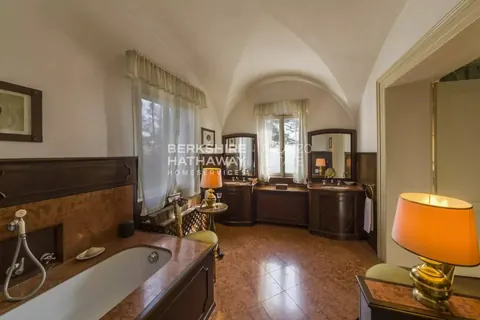 Venetian Villa Panoramic View on the hills, 10 bedrooms in Conegliano - Veneto top for sale For Super Rich