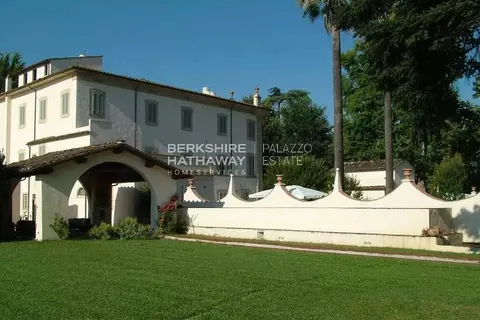 Century 18th House Swimming pool, 15 bedrooms in Pisa ito2984 for sale For Super Rich Century 18th House Swimming pool, 15 bedrooms in Pisa ito2984 for sale For Super Rich