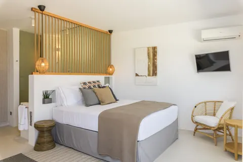 Elegant Villa Breathtaking panoramic sea views Pool, BBQ, Jacuzzi, terraces, 8 bedrooms in Mykonos real estate for sale For Super Rich