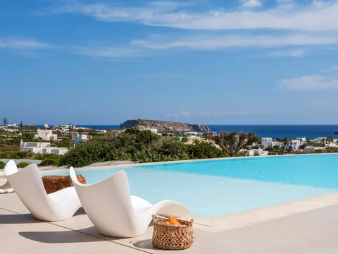 Architectural Villa Sea View, breathtaking natural beauty, 6 bedrooms in Paros New for sale For Super Rich