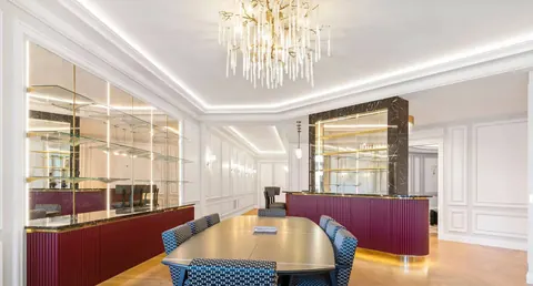 Luxury Apartment Panoramic View 5-minute walk from the Champs-Élysées, 4 bedrooms in Paris best for sale For Super Rich