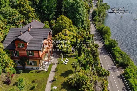 Century 19th Villa Ada Troubetzkoy, Coming soon bedrooms in Ghiffa - Lake Maggiore photo for sale For Super Rich