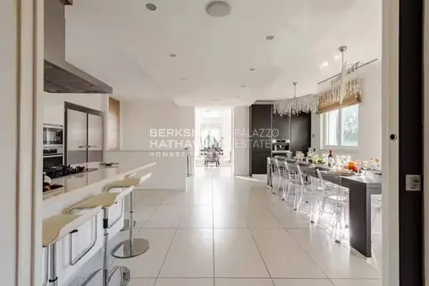 Architectural Villa Swimming pool, Spa, Sauna, whirlpool , 5 bedrooms in Forte dei Marmi ultra luxury for sale For Super Rich