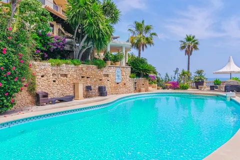 Luxury Villa Beach Front with unrivalled views, 7 bedrooms in Mallorca deal for sale For Super Rich