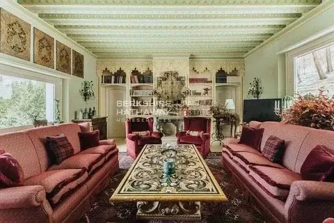 Luxury Villa Mountain View, indoor swimming pool, 7 bedrooms in Cortina d'Ampezzo deal for sale For Super Rich