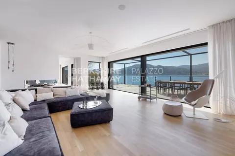 Luxury Villa front lake  swimming pool, wellness and fitness area, 6 bedrooms in Angera - Lake Maggiore value for sale For Super Rich
