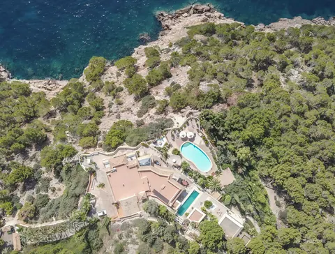 Luxury Villa Beach Front with unrivalled views, 7 bedrooms in Mallorca best for sale For Super Rich